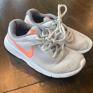Girls Nike place up shoes grey with bright coral size 13